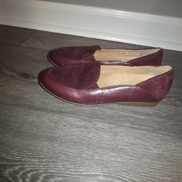NWT- Dansko Elegant Burgundy Loafers for Women - Picture 3 of 9